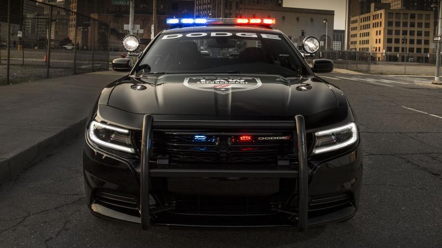  Dodge Charger Pursuit 2017 года  (фото 3 из 13)